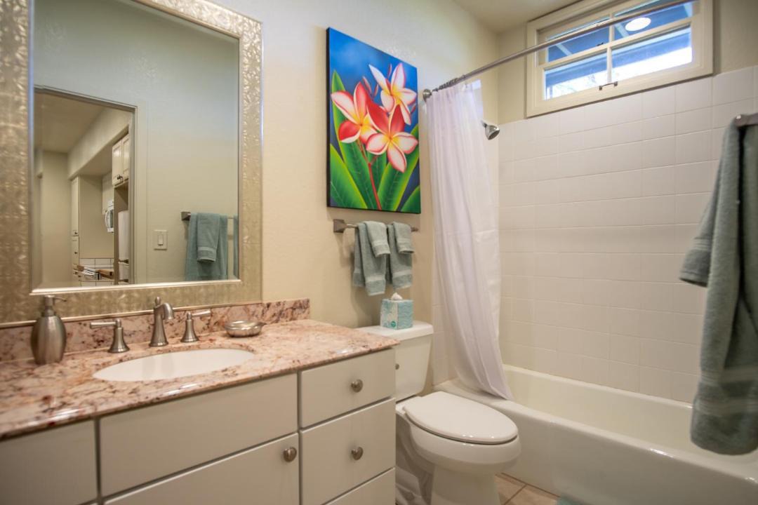 Photo of Bathroom in Maunaloa