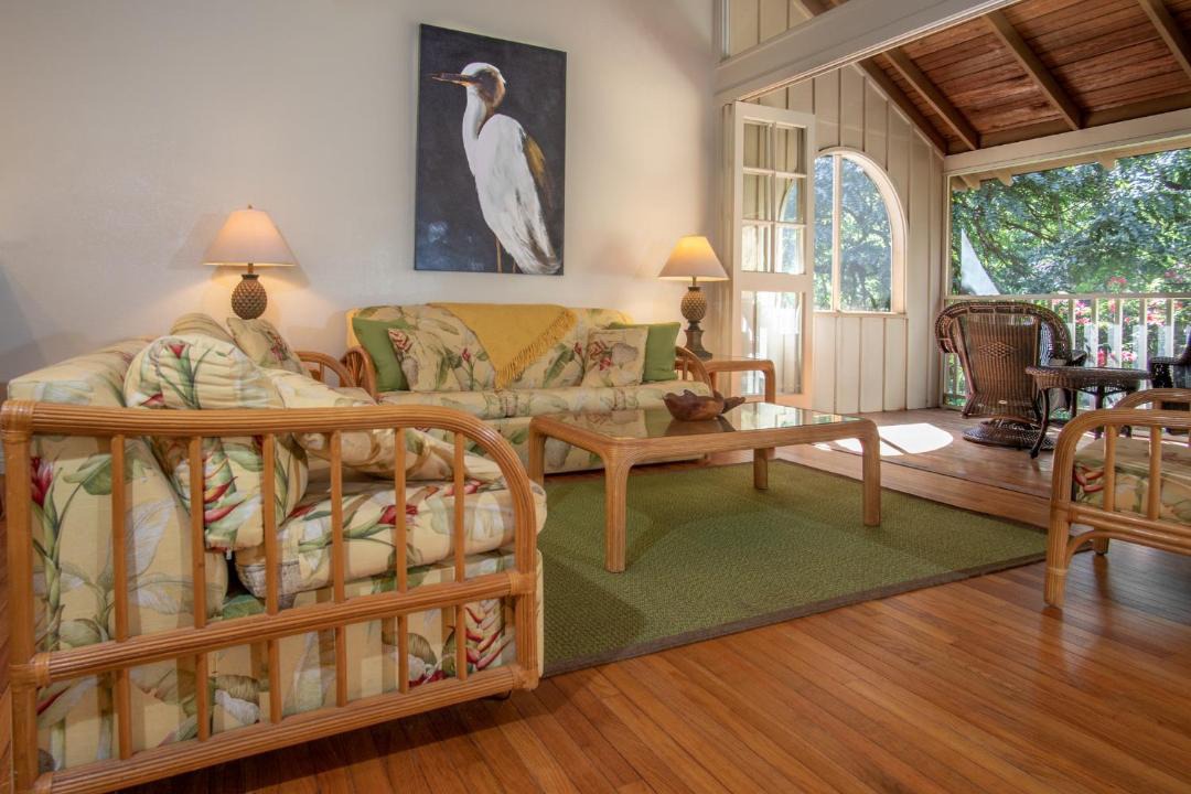 Photo of Livingroom in Maunaloa