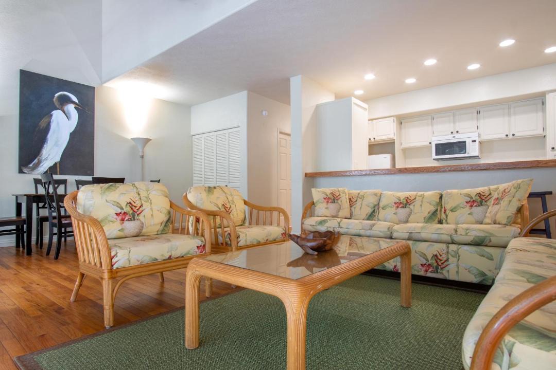 Photo of Livingroom in Maunaloa