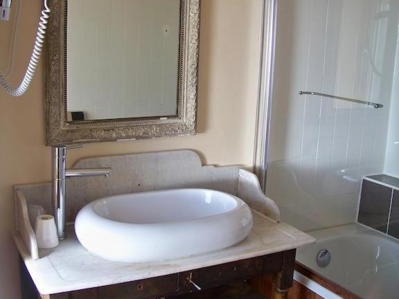 Photo of Bathroom in Pontorson