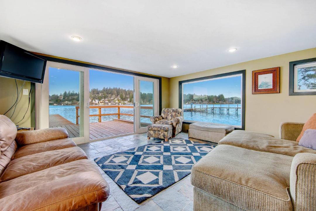 Photo of Livingroom in Otis