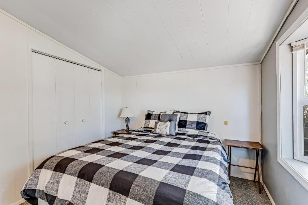 Photo of Bedroom in Freeland