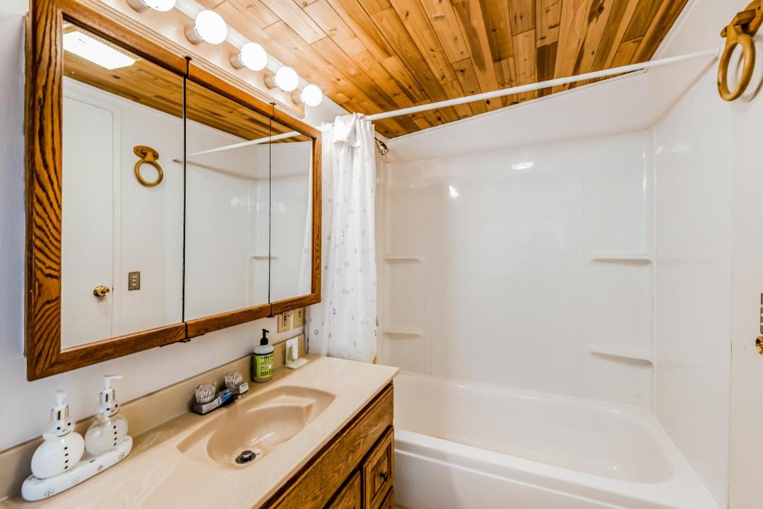 Photo of Bathroom in Freeland