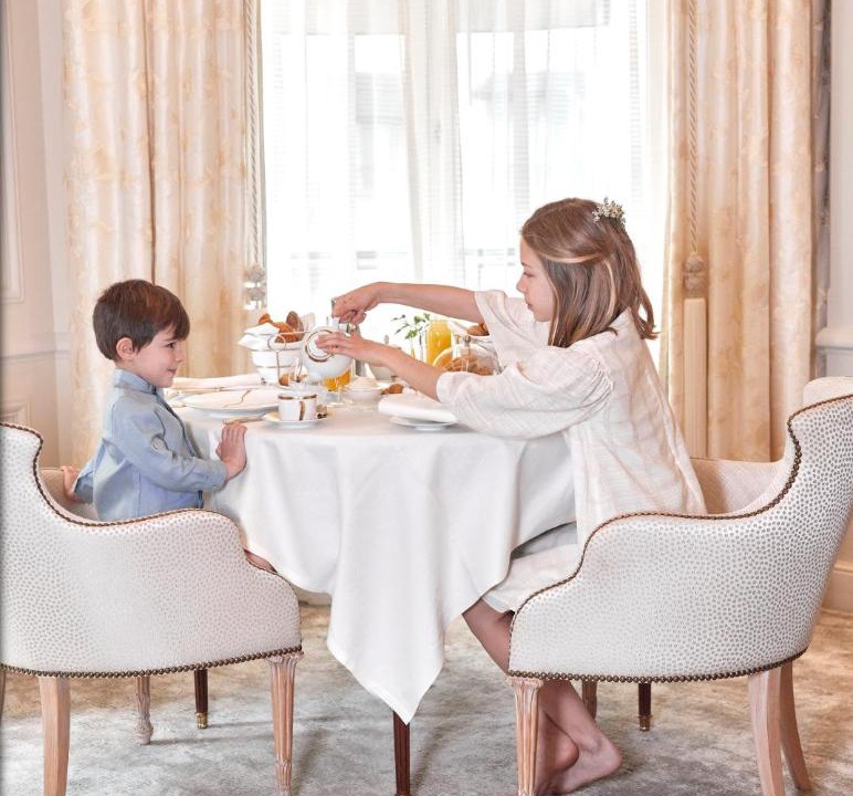 Photo of Others in Champs-Elysees