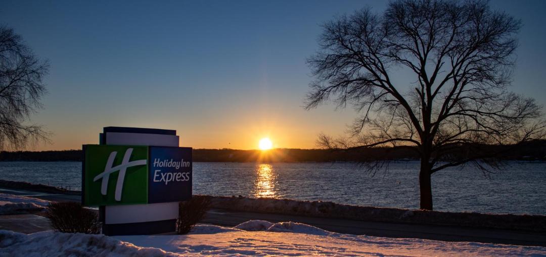 Photo of Others in Le Claire