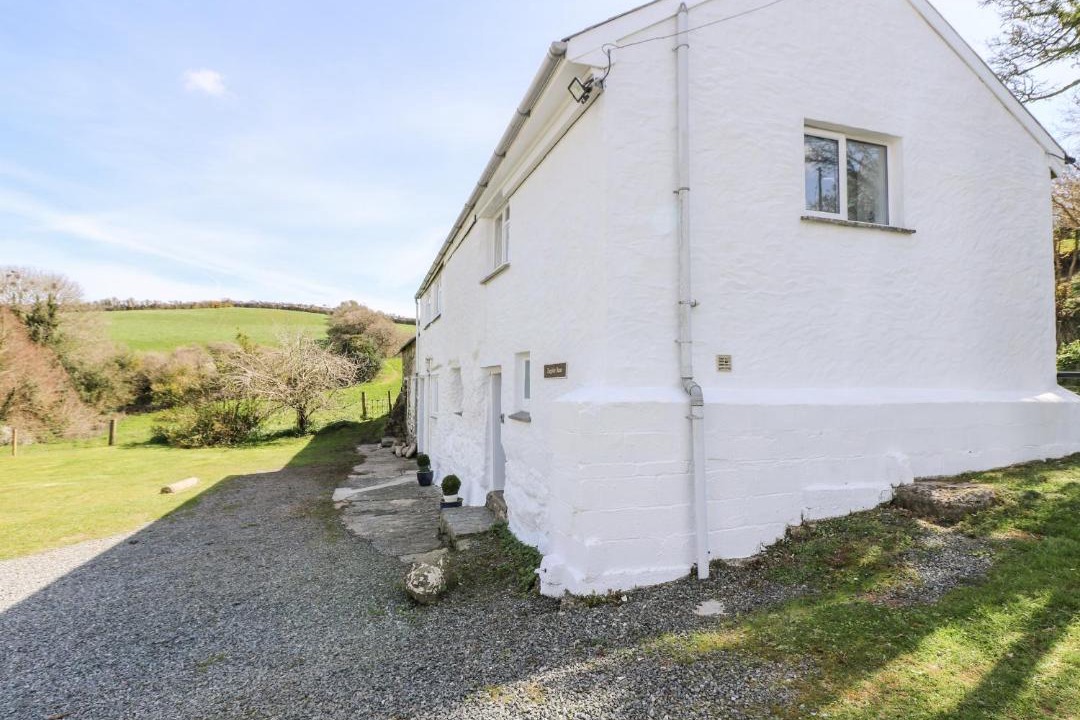 Photo of Buildings in Helford Passage