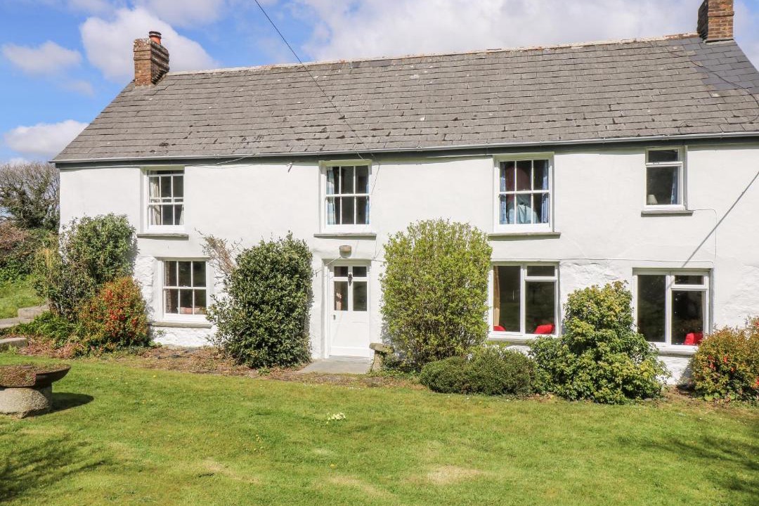 Photo of Buildings in Helford Passage