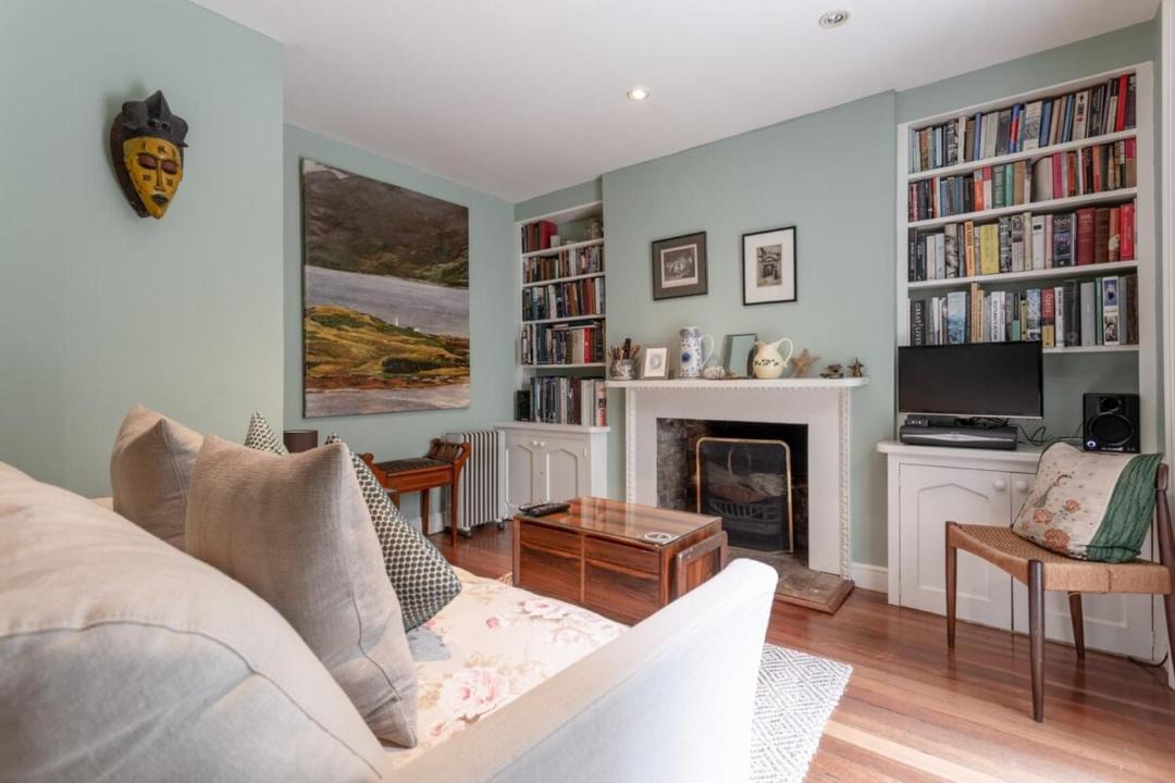 Photo of Livingroom in Kennington