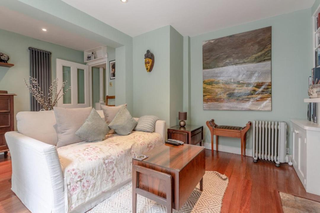 Photo of Livingroom in Kennington