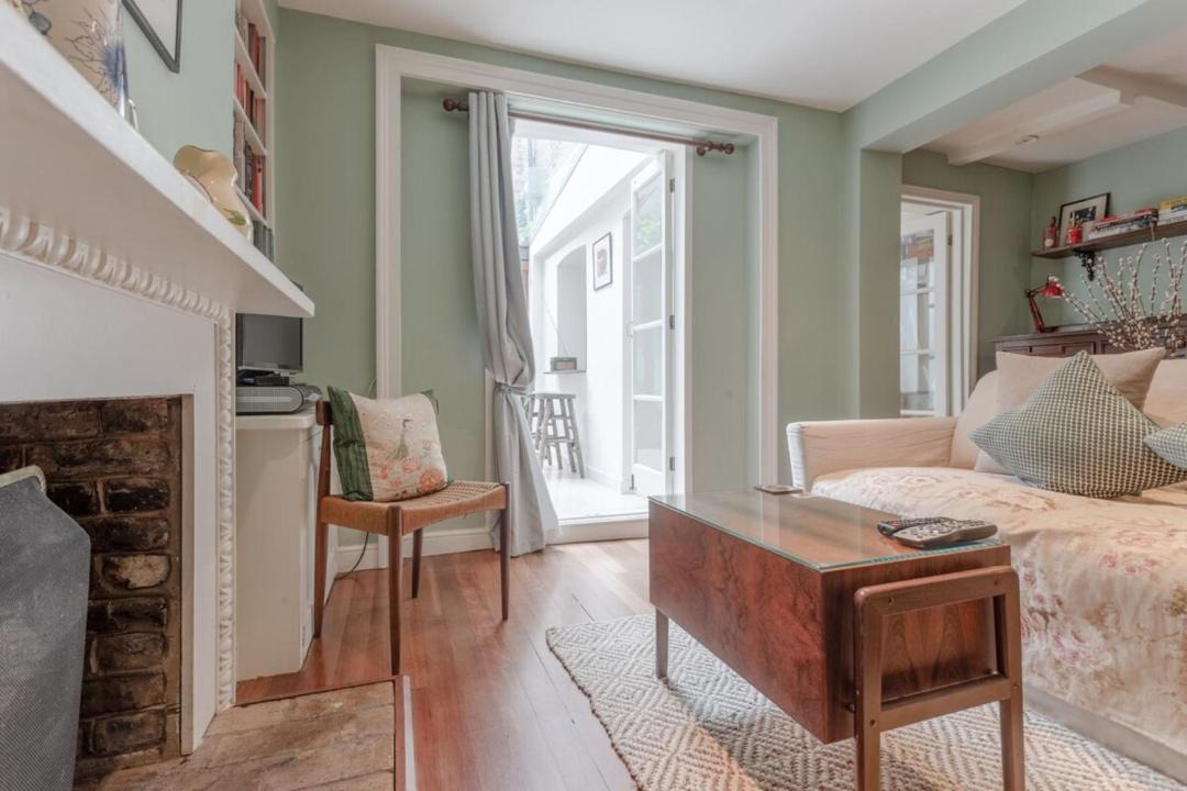 Photo of Livingroom in Kennington