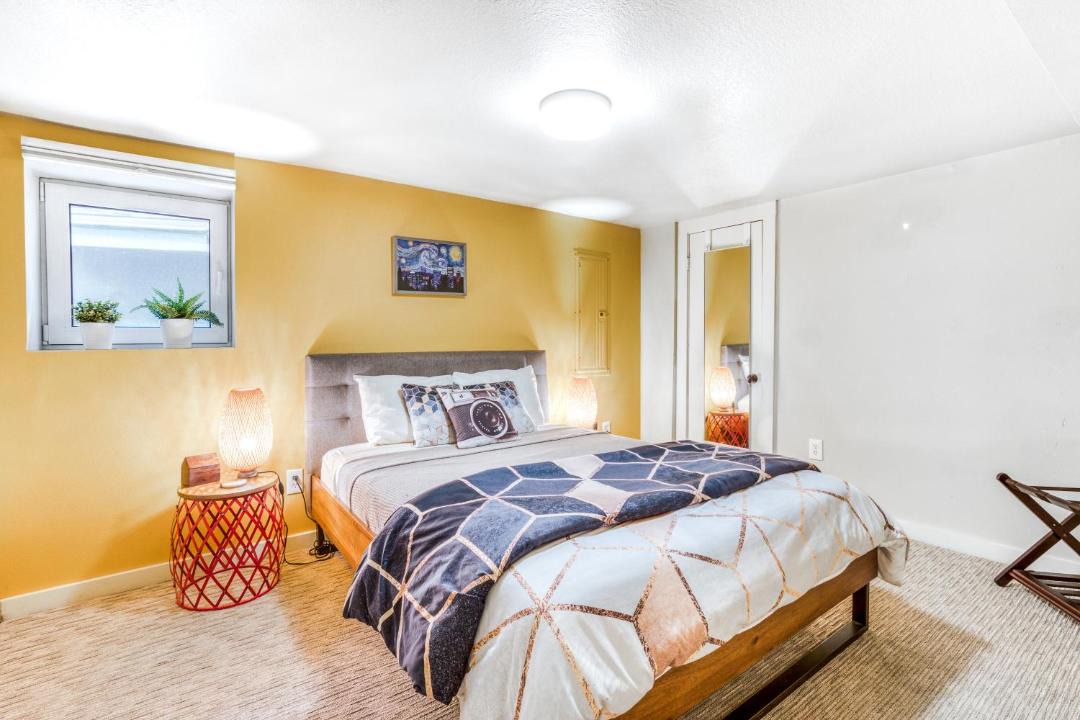 Photo of Others in Eliot