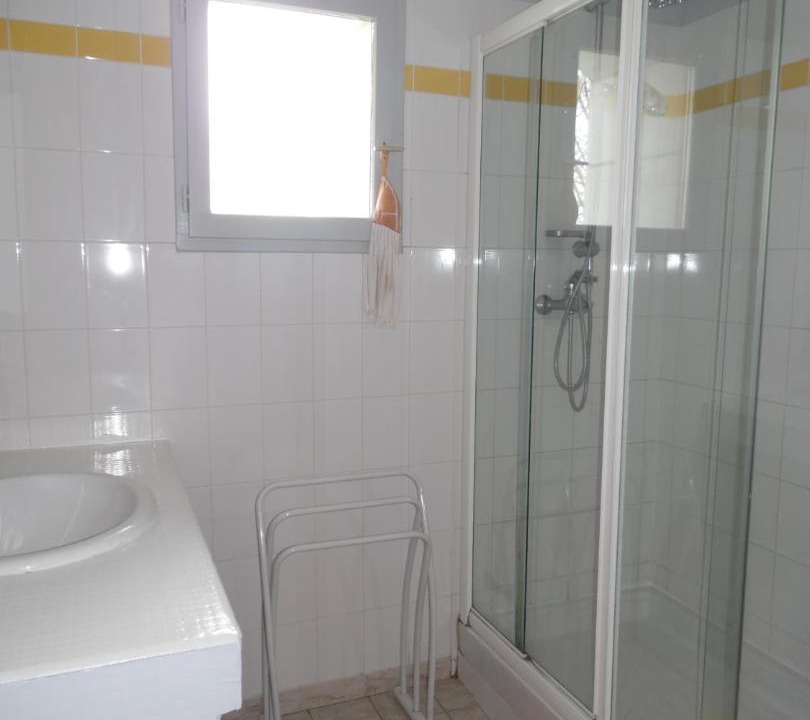 Photo of Bathroom in Hommes