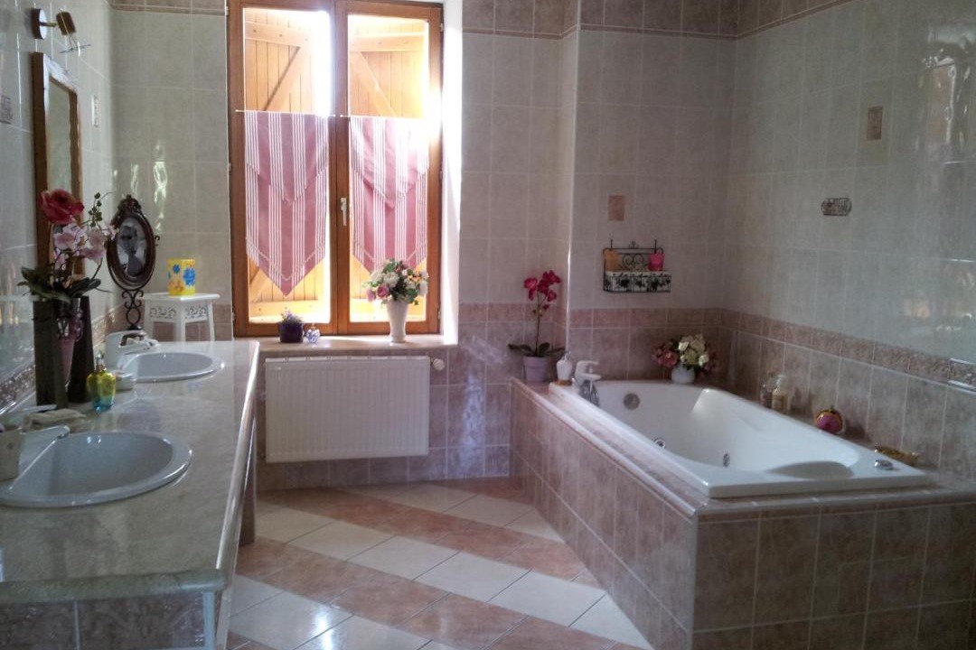 Photo of Bathroom in Mirecourt