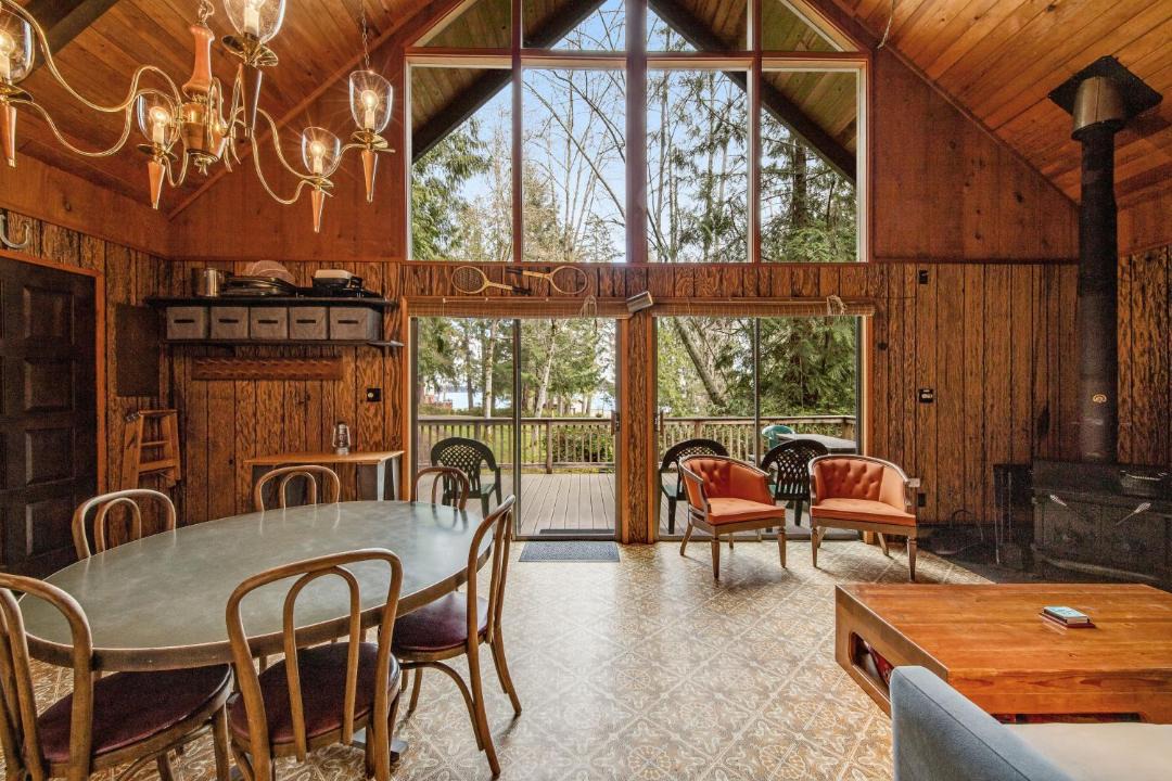 Photo of Others in Burley