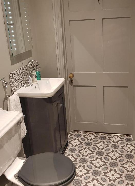 Photo of Others in Oakhill