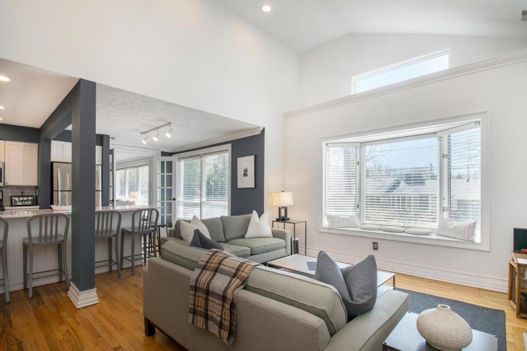 Photo of Livingroom in Grand Beach