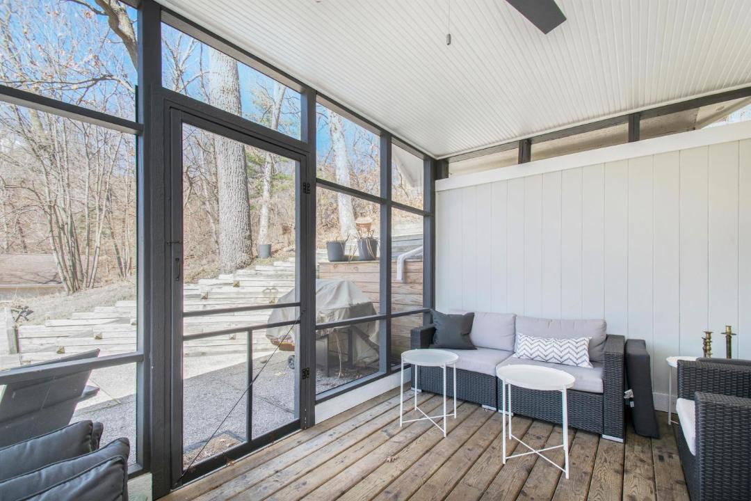 Photo of Livingroom in Grand Beach