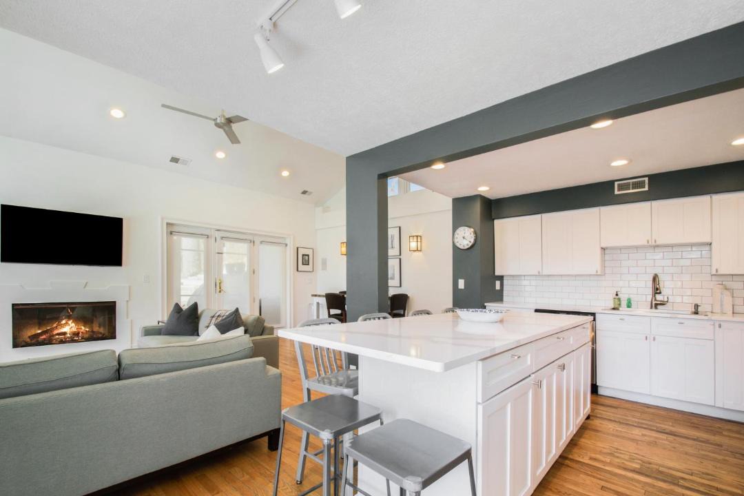 Photo of Livingroom in Grand Beach