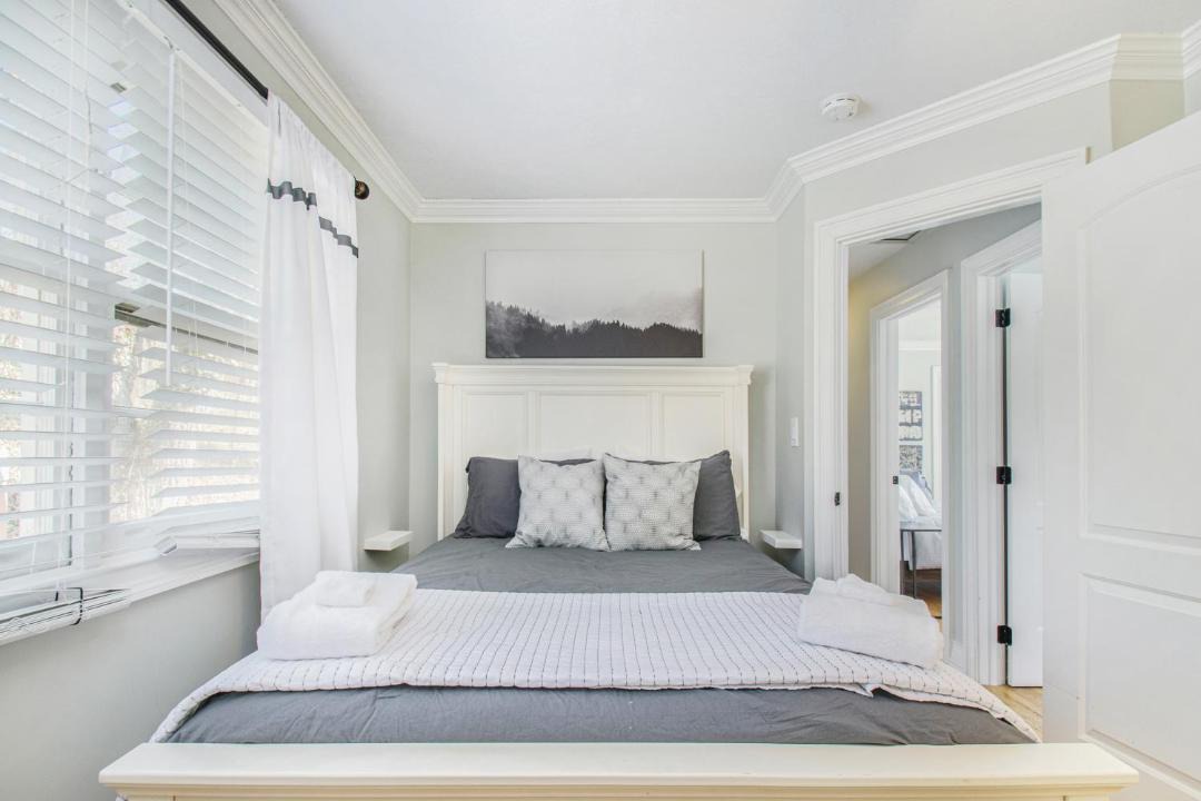 Photo of Bedroom in Grand Beach