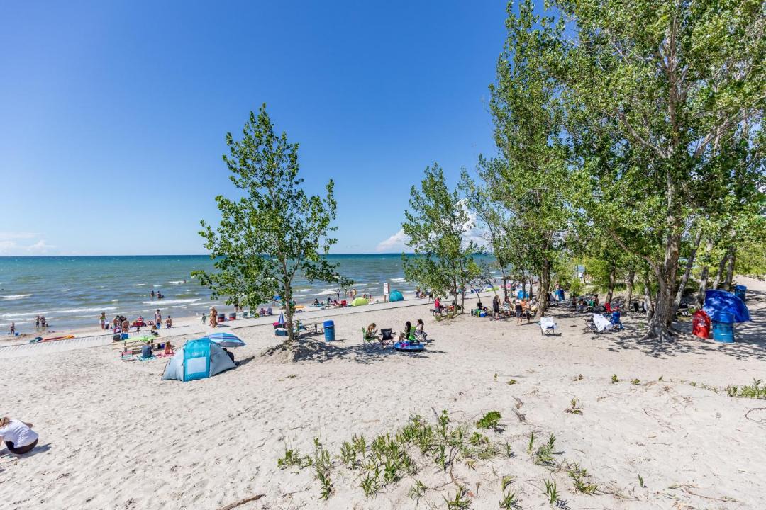 Photo of Others in Wasaga Beach