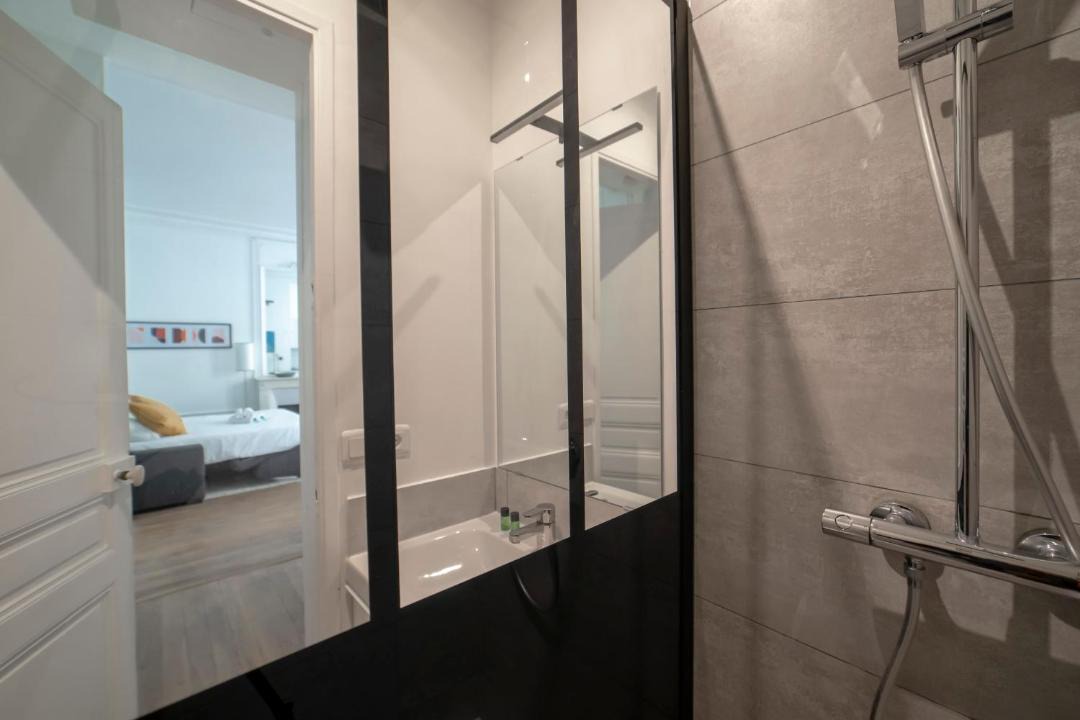 Photo of Bathroom in Porte-Dauphine