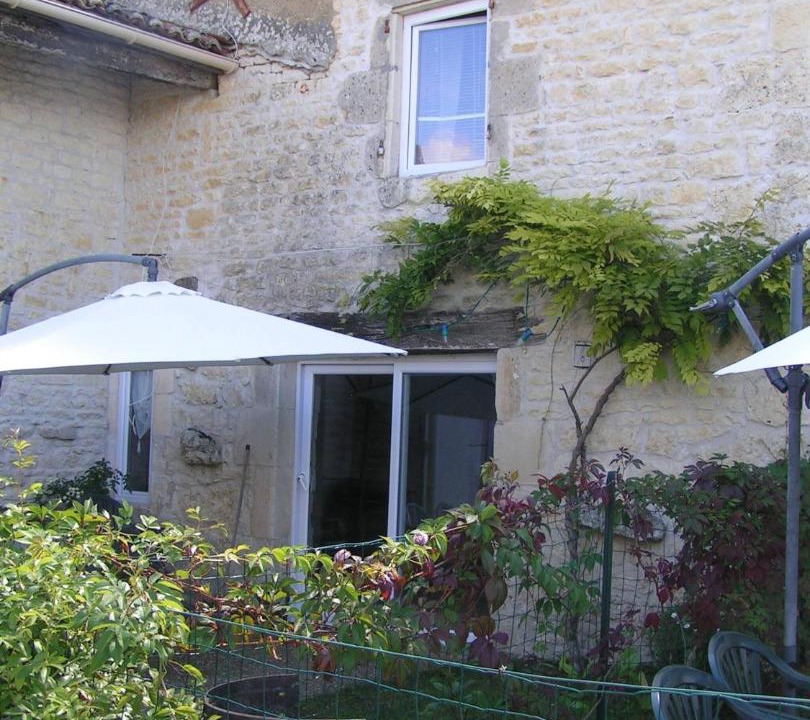 Photo of Buildings in Duil-sur-le-Mignon