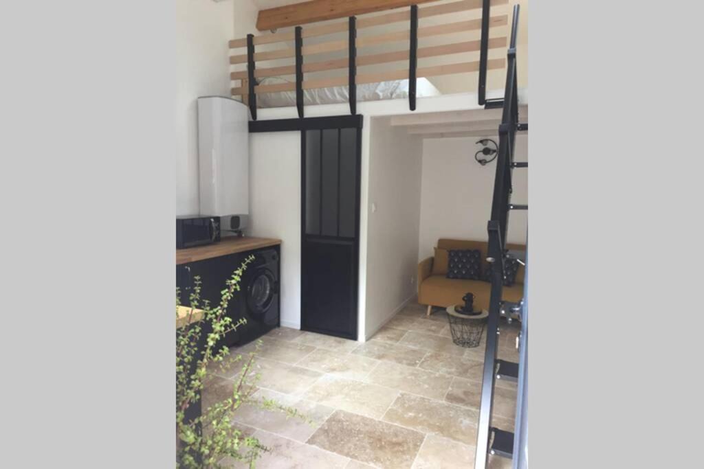 Photo of Patio Balcony in Saint-Symphorien-d'Ozon