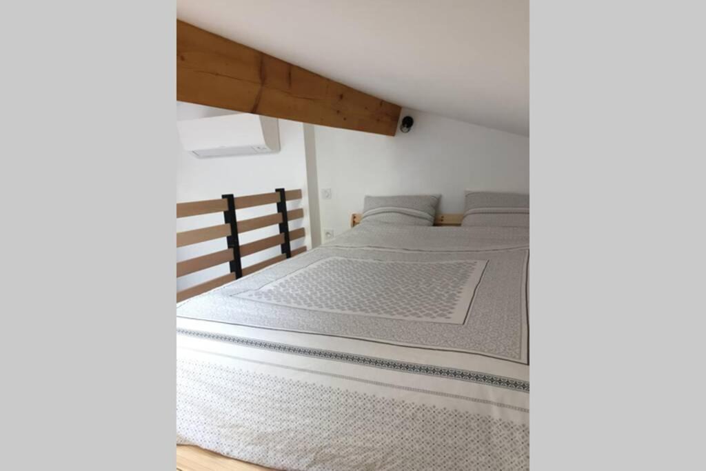 Photo of Bedroom in Saint-Symphorien-d'Ozon