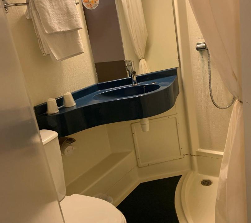 Photo of Bathroom in Tinqueux
