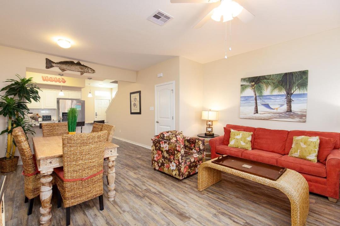 Photo of Livingroom in Corpus Christi