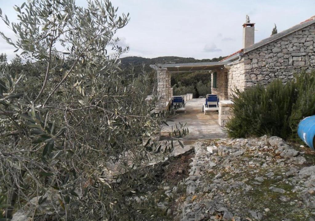 Photo of Buildings in Cove Tri Zala (Zrnovo)