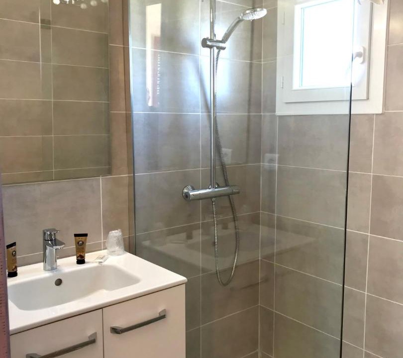 Photo of Bathroom in Saintes-Maries-de-la-Mer