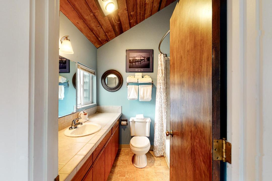 Photo of Bathroom in Historic Bayfront