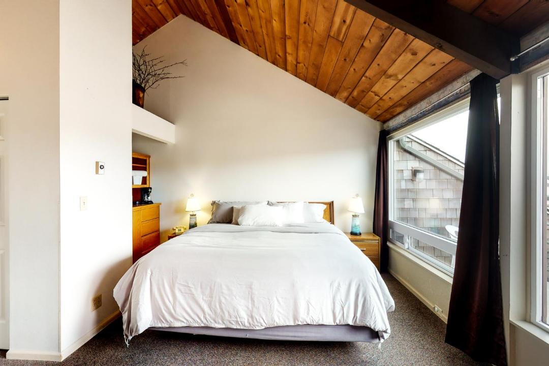 Photo of Bedroom in Historic Bayfront