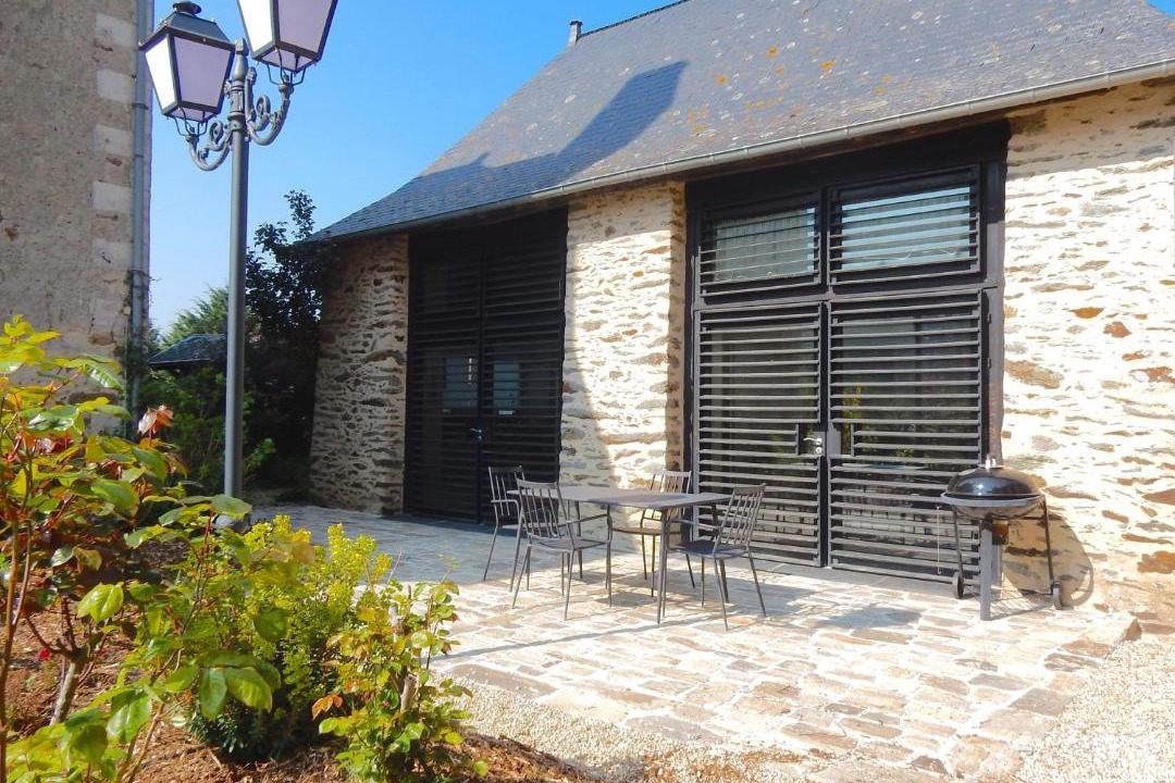 Photo of Others in Menil