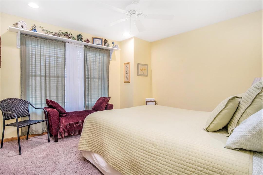 Photo of Bedroom in Lakeside