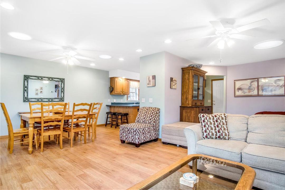 Photo of Livingroom in Lakeside