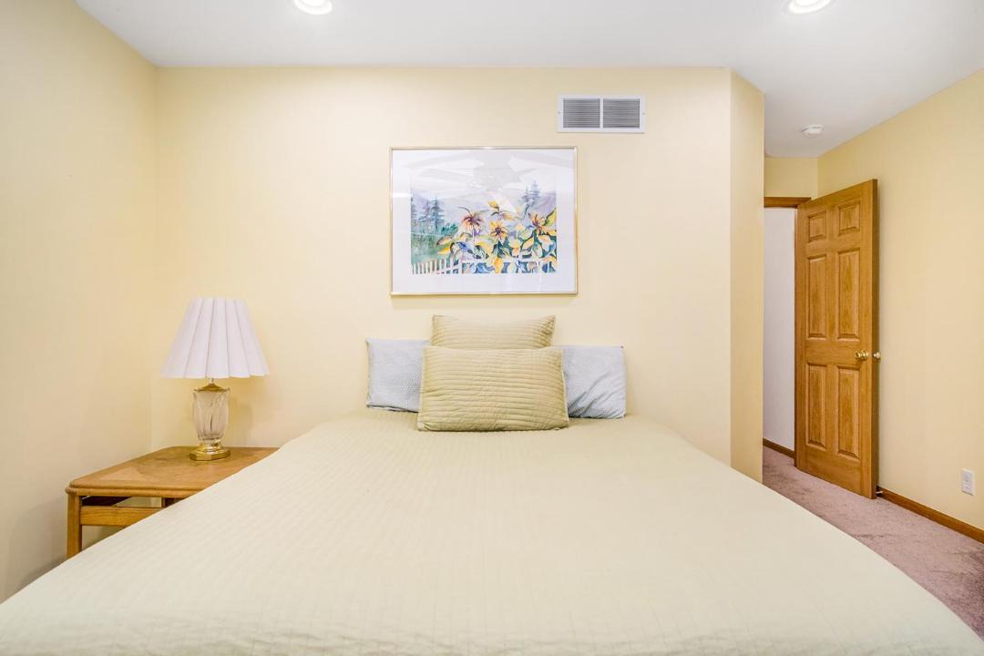 Photo of Bedroom in Lakeside