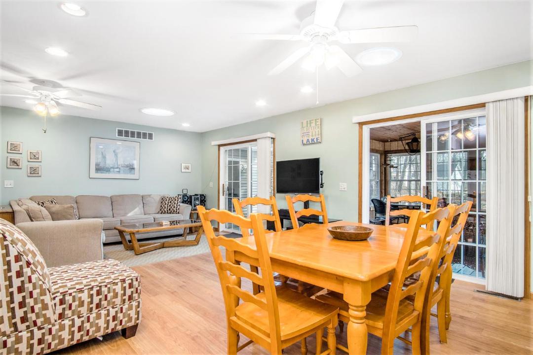 Photo of Livingroom in Lakeside