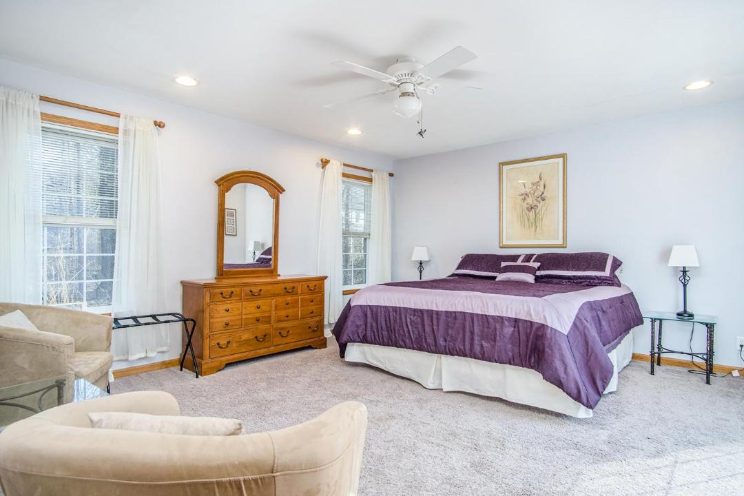 Photo of Bedroom in Lakeside