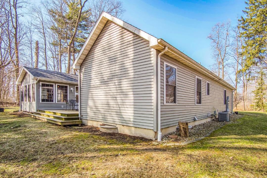 Photo of Buildings in Lakeside