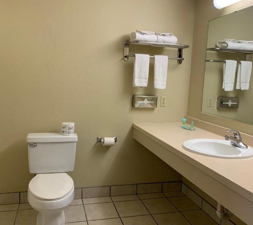 Photo of Bathroom in Hannibal