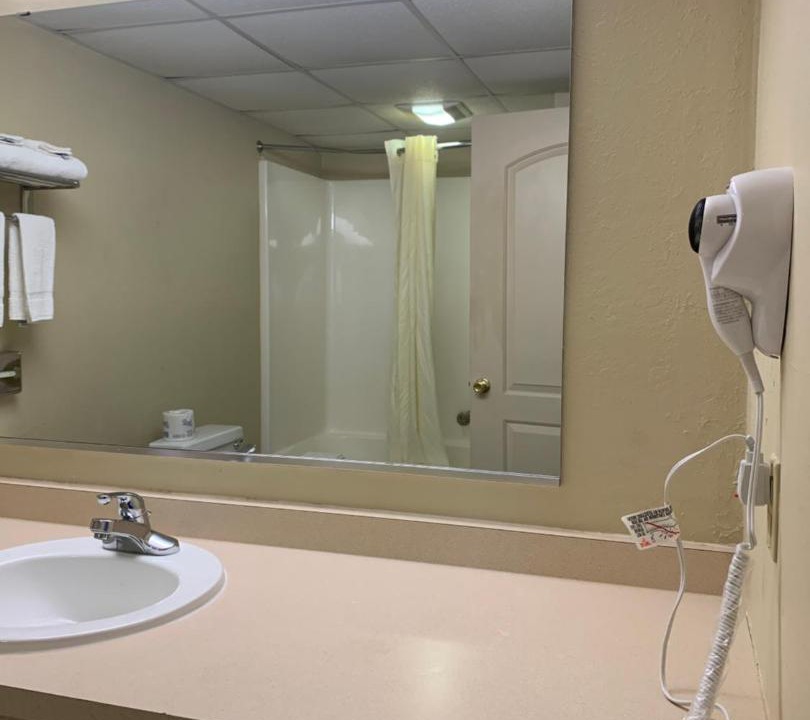 Photo of Bathroom in Hannibal