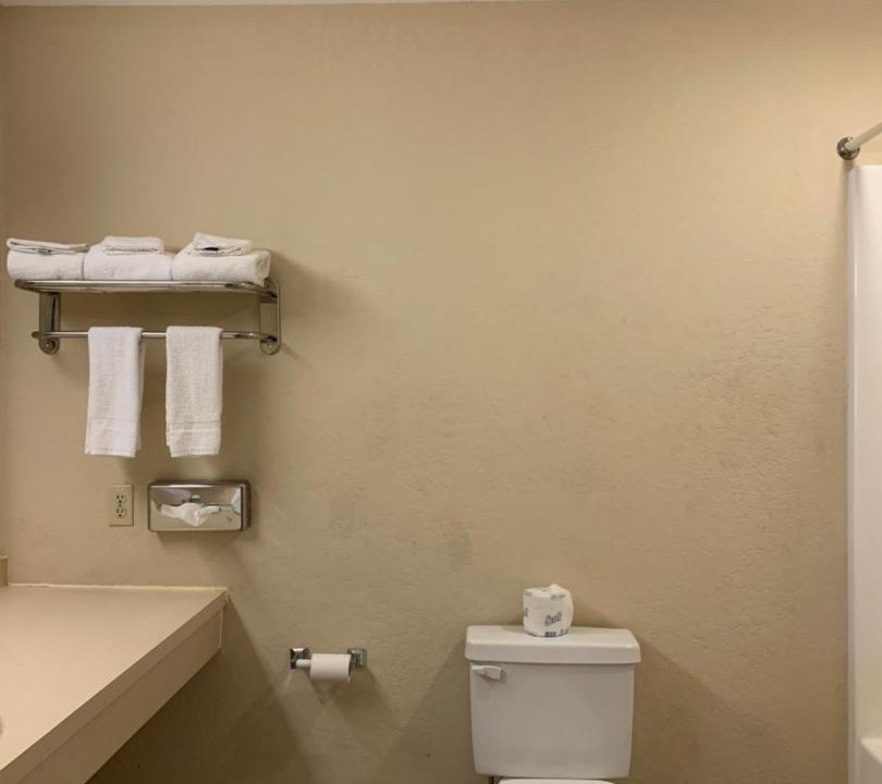 Photo of Bathroom in Hannibal