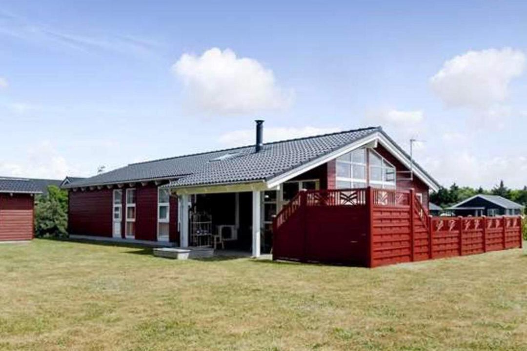 Photo of Buildings in Skaven Strand