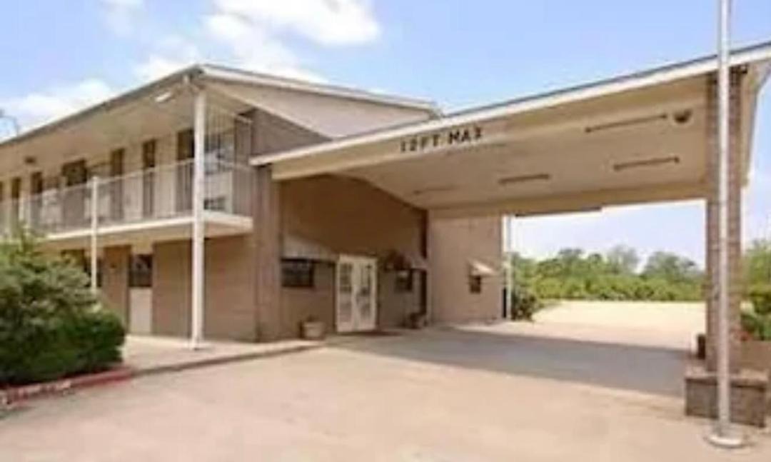 Photo of Others in Tyler
