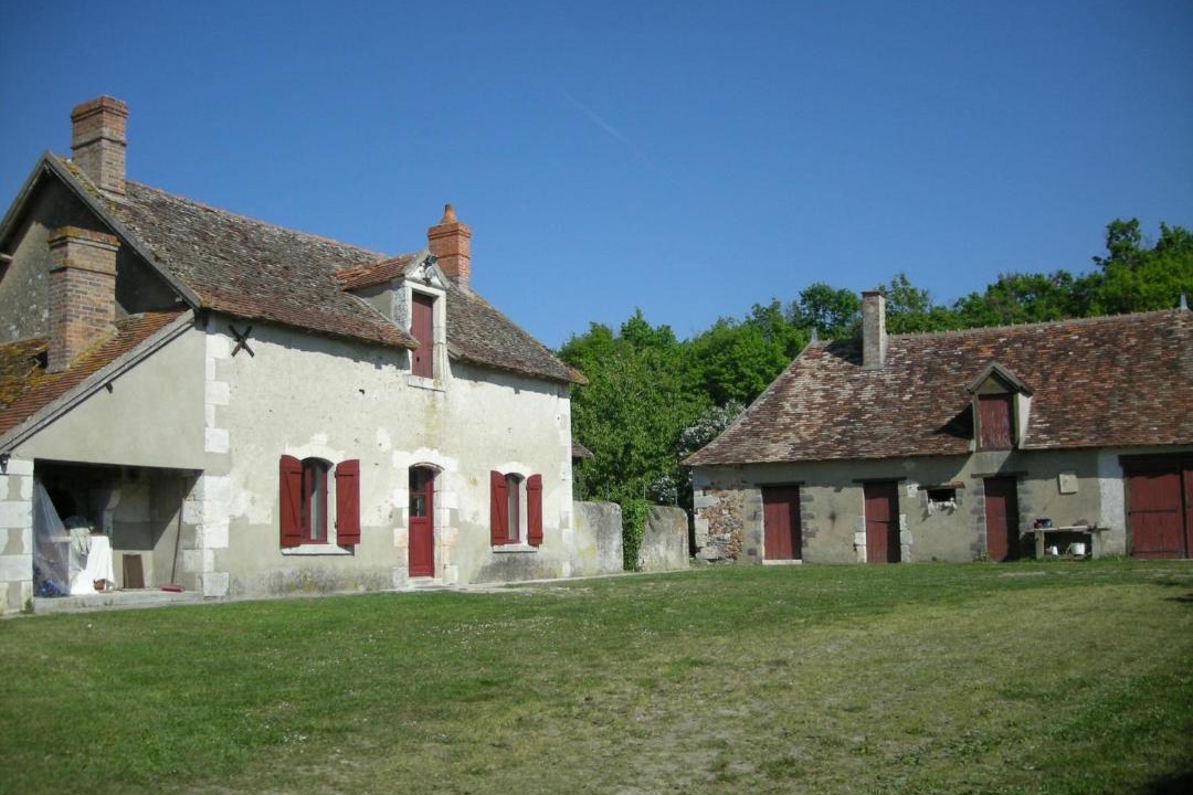 Photo of Buildings in Douadic