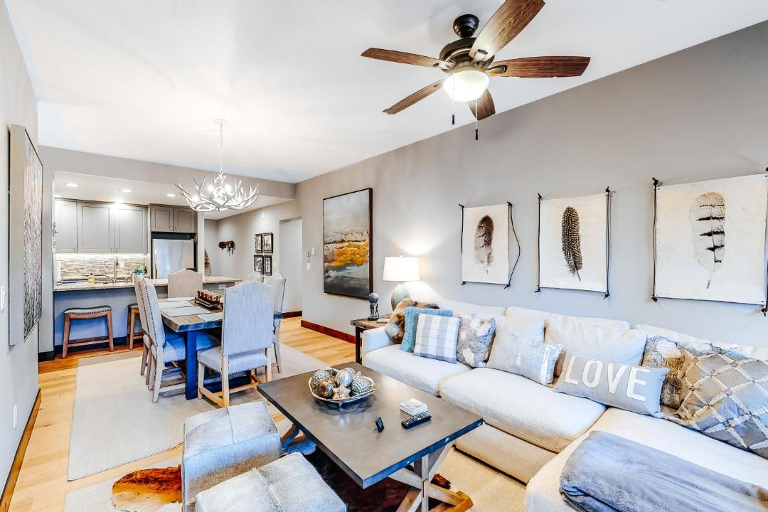 Photo of Livingroom in Eagle-Vail