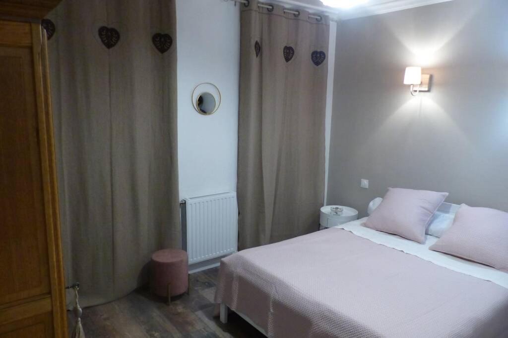 Photo of Bedroom in Saint-Pierre-des-Echaubrognes