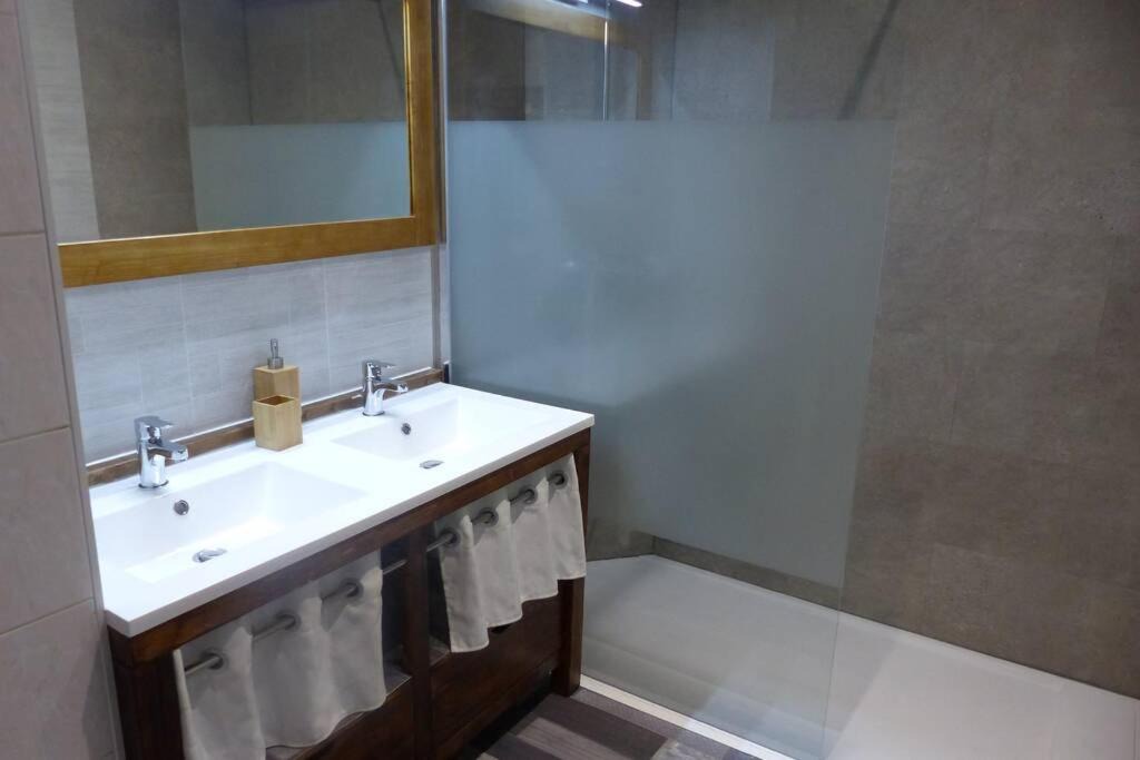 Photo of Bathroom in Saint-Pierre-des-Echaubrognes